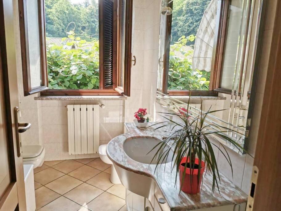 オレッジョ・カステッロ Il Vecchio Kiwi - House With Private Gardenヴィラ エクステリア 写真